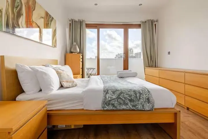 Bethel Suite Canning Town - Free Parking London